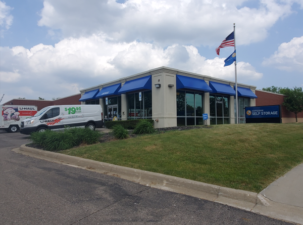 Compass Self Storage - Compass Self Storage - Grand River (202)